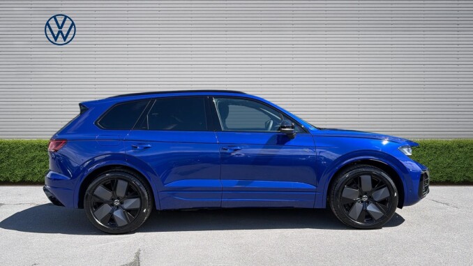 Volkswagen Touareg 3.0 V6 TDI 4Motion 286 Final Edition 5dr Tip Auto Diesel Estate - Image 4